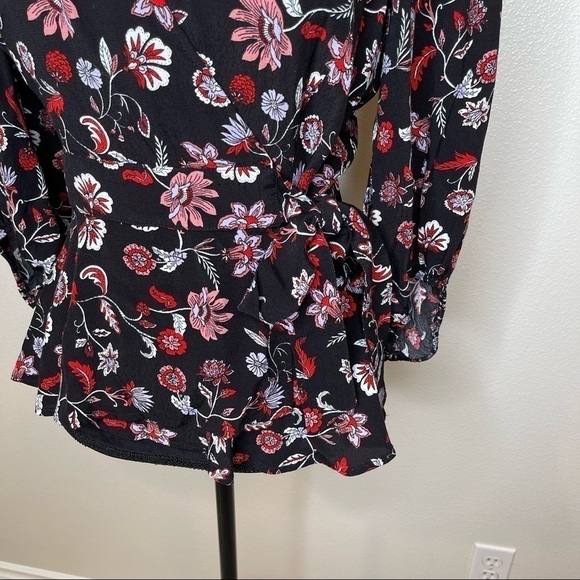 Banana Republic Floral Wrap Around Blouse Top XS - Picture 3 of 6